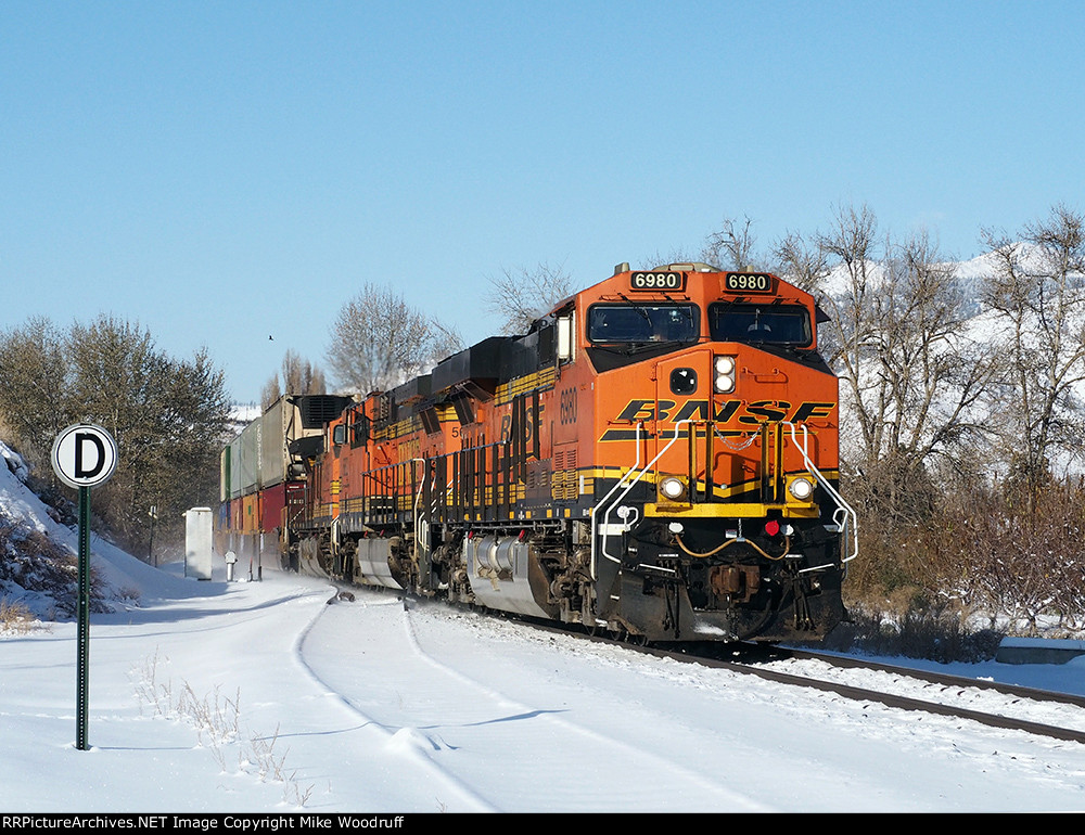 BNSF 6980